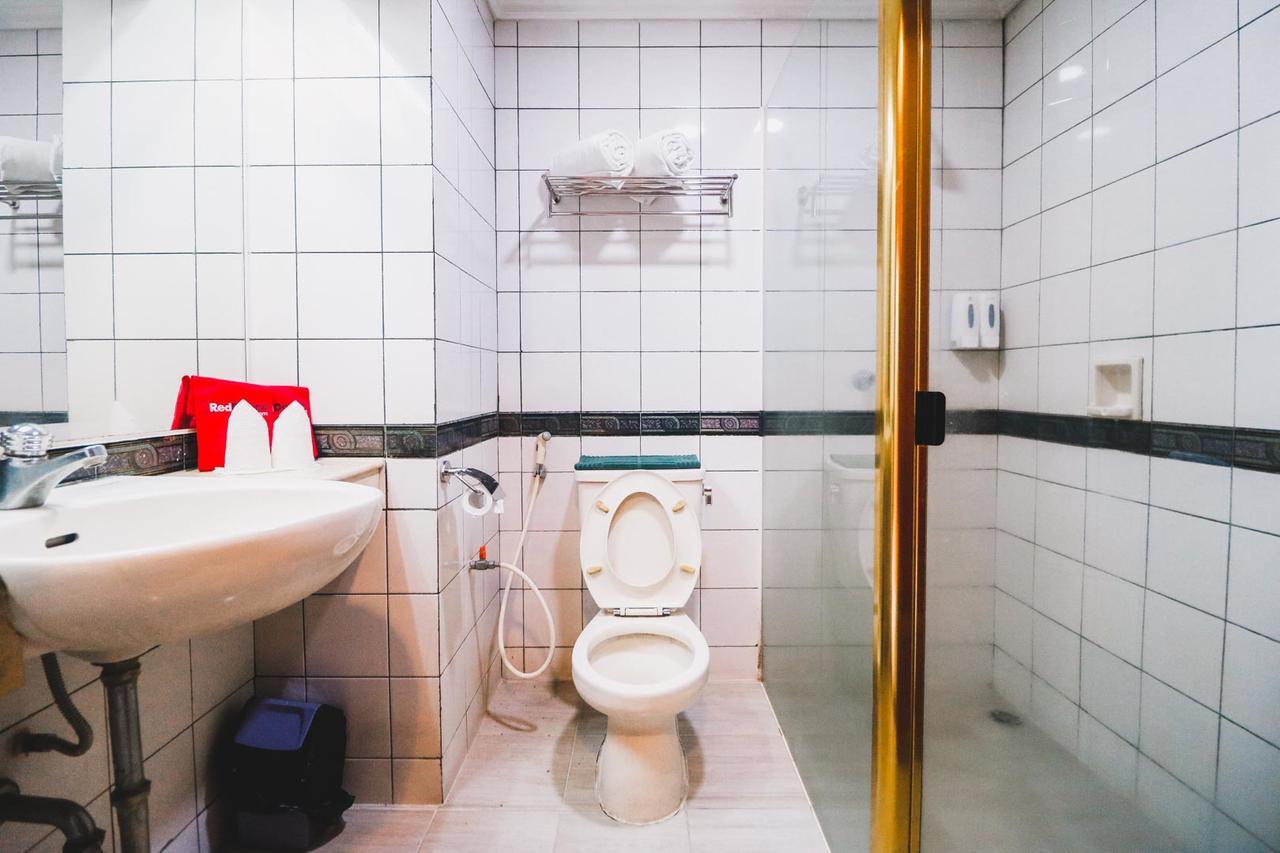 Reddoorz Plus Near Monumen Nasional Jakarta Exteriör bild